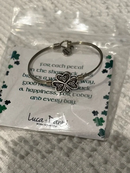 Luca + Danni Celtic Shamrock Bangle Bracelet, IOB, Petite, Silver Tone, USA Made