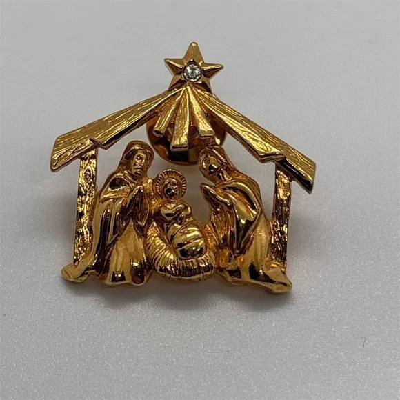 Avon Vintage Brooch Pin Gold Tone Nativity‎ Scene with Rhinestones