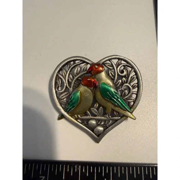 Vintage JJ Jonette Jewelry Pewter Heart Lovebirds Enamel Brooch‎ Pin Silver Tone