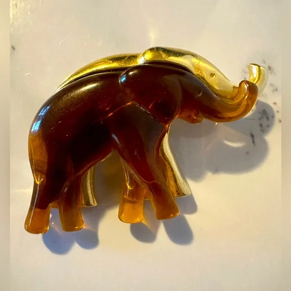 Liz Claiborne faux tortoise‎ and gold tone elephant brooch