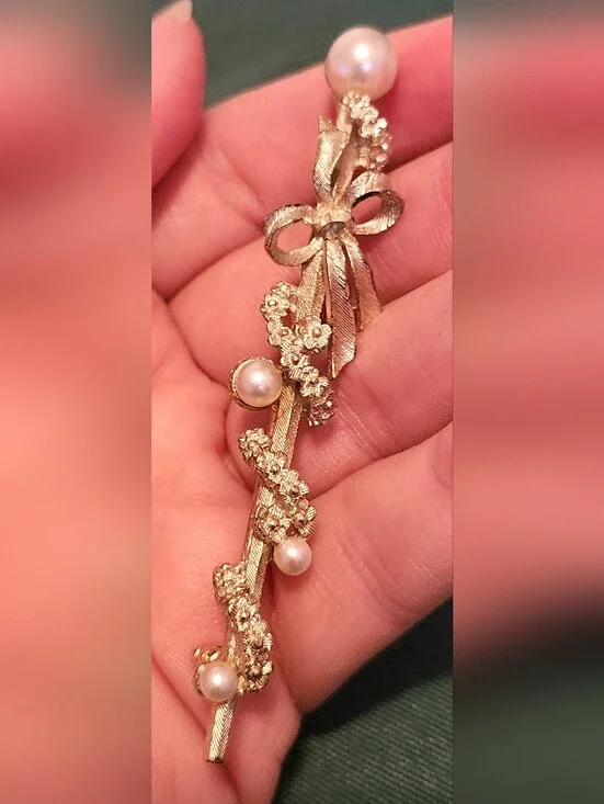 Vintags BSK Faux Pearl & Garland Scepter Brooch