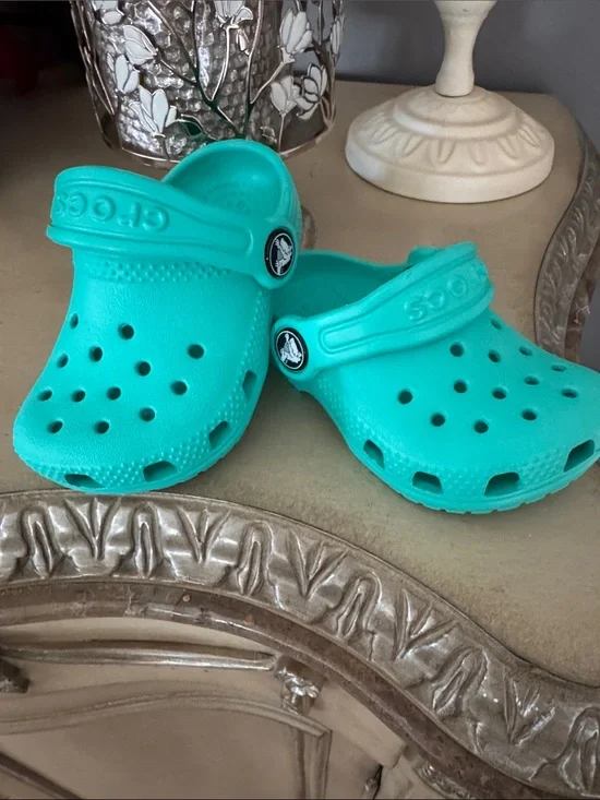 CROCS Kids Clog in Bright Teal