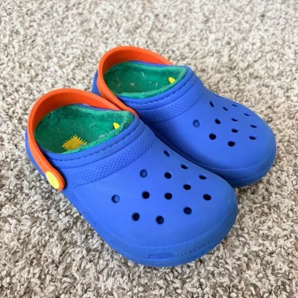 Size 11 / Boys Lined Crocs Sandals
