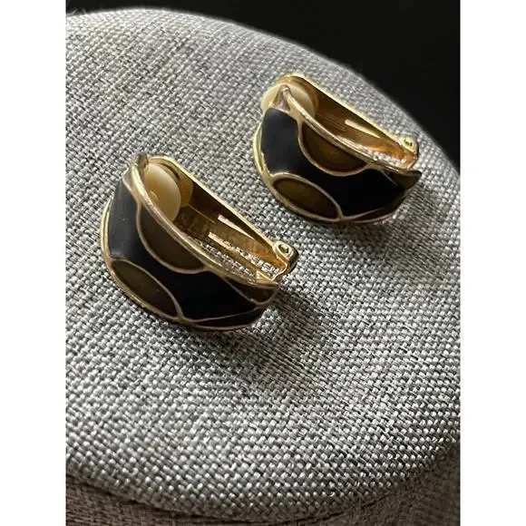 Vintage Enamel Clip Earrings Mod Art To Wear MCM Gold Tone Black Career Retro