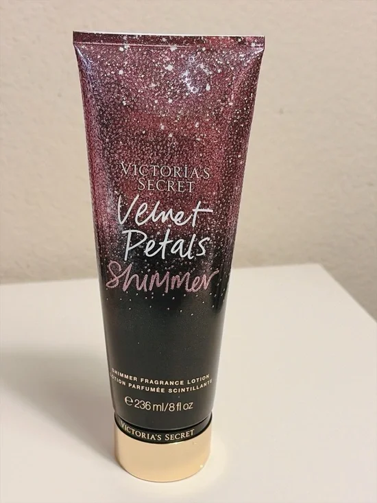 Victoria’s Secret Velvet Petals Shimmer Fragrance Lotion 8 oz 236ml NEW SEALED