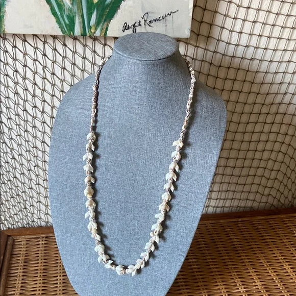 Vintage 70s Natural Mini Conch Shells Necklace
