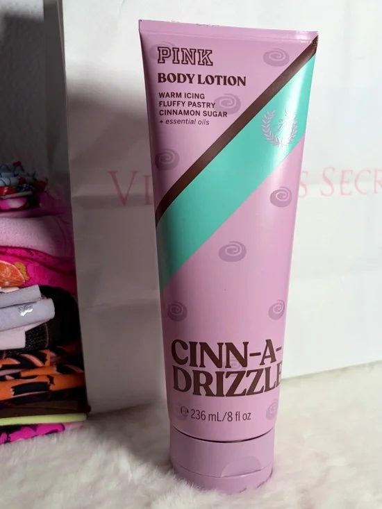 PINK Victoria’s Secret - CINN-A-DRIZZLE- Body Lotion