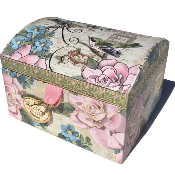 Pooch & Sweetheart Für Elise Bird Wind-Up Music Box Verbena Scent Soaps (91502)