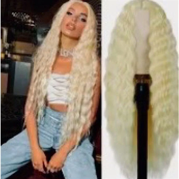 NWT! Beautiful 28 inch dream curl wig, light golden blonde
