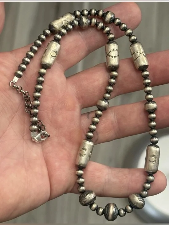 STERLING SILVER NAVJO PEARL HAND STAMPED BARREL GRADUATED BEADED NECKLACE .925