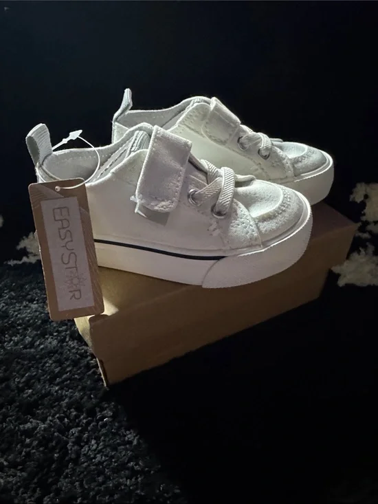 NWT size 4 Kids White Canvas Slip-On Sneakers