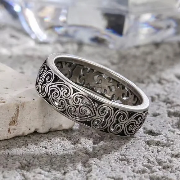 Sterling Silver Swirl Pattern Women's Ring in Antique Silver