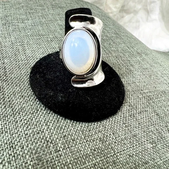 Fashion Jewelry Ladys Contemporary Style Opal Stone Set In Silver Platted☑️