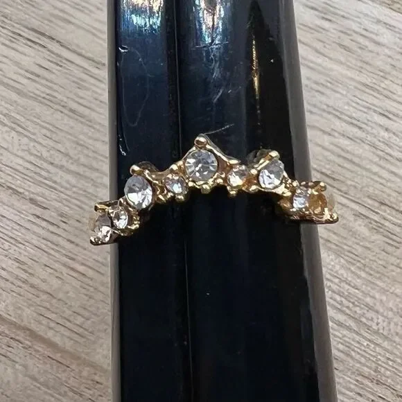 🍭6/$30 Gold tone rhinestone studded enhancer stackable ring - size 8