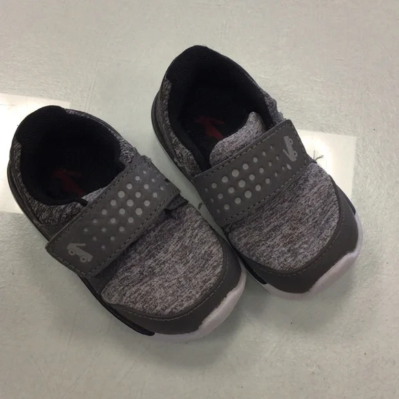 See Kai Run Kids Gray Athletic Shoes boys 6