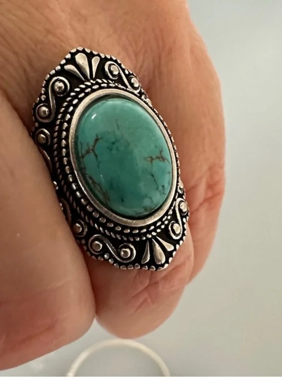 Gorgeous 925 Silver Turquoise stone Statement Ring in Silver-Tone Filigree​