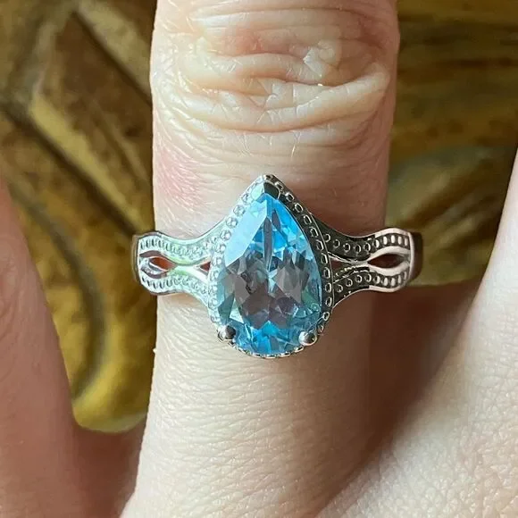 Natural Sky Blue Topaz Sterling Silver Ring Size 8