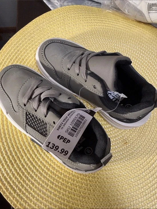 No Boundaries Gray and Black Kids Lace-Up Sneakers