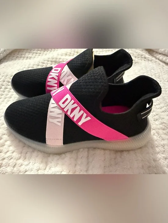 Girls Slip On DKNY Black/Pink Sneakers