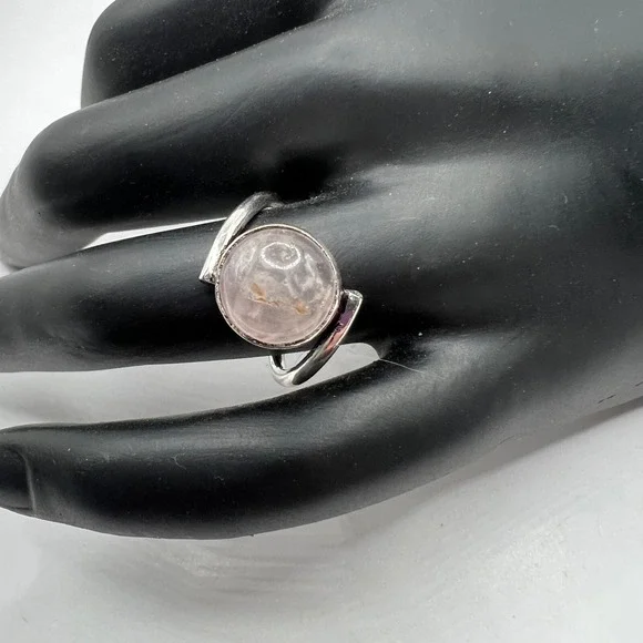 Womens Silver Tone Ring Pink‎ Stone Twisted Band Size 6