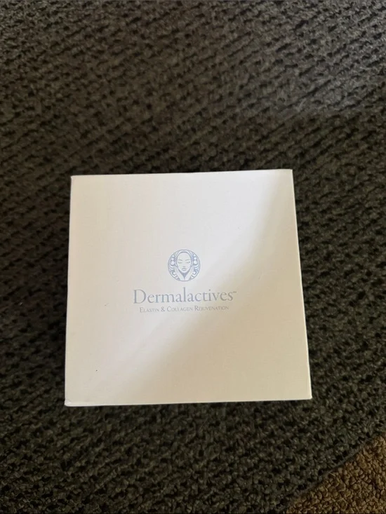 Dermalactives Hydrating Moisturizer — White