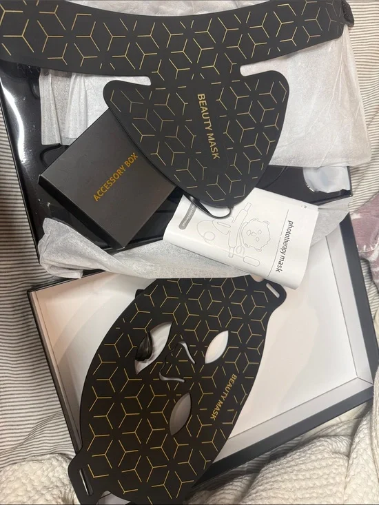 Brand new!!!! Never used!! Beauty Mask Black LED Phototherapy Mask - Unbranded