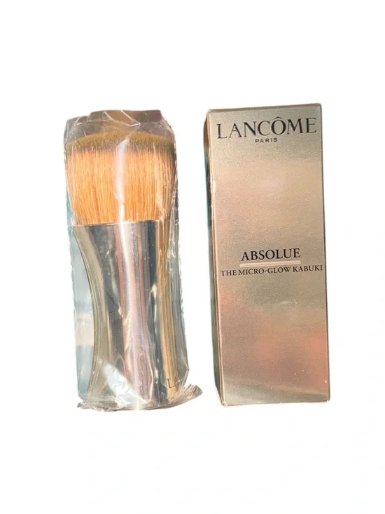 Lancôme Absolue The Micro-Glow Kabuki Brush