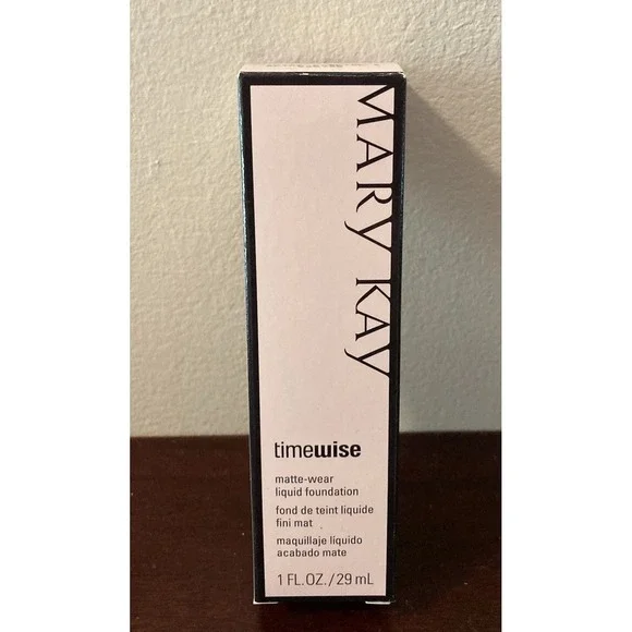 Mary Kay TimeWise Matte Wear Liquid Foundation Ivory 5 Combination -‎ Oily Skin
