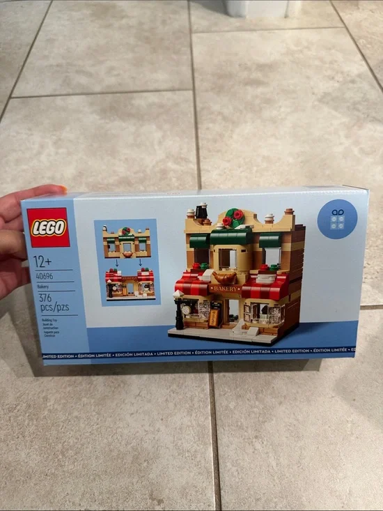 LEGO Bakery Modular Building Set 40696 NWT