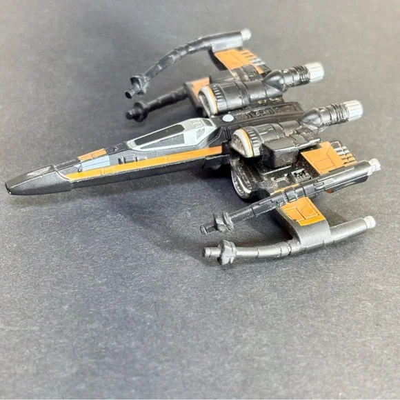 Hot Wheels Black Star Wars‎ X-Wing Fighter Poe Dameron Ship Starship Toy