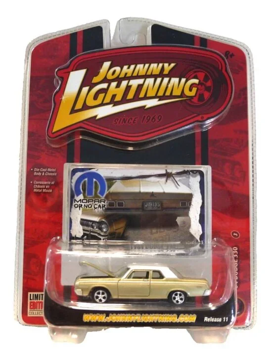 Johnny Lightning R11 Mopar 2 tone 1964 Dodge 330 1:64 diecast car New 2007