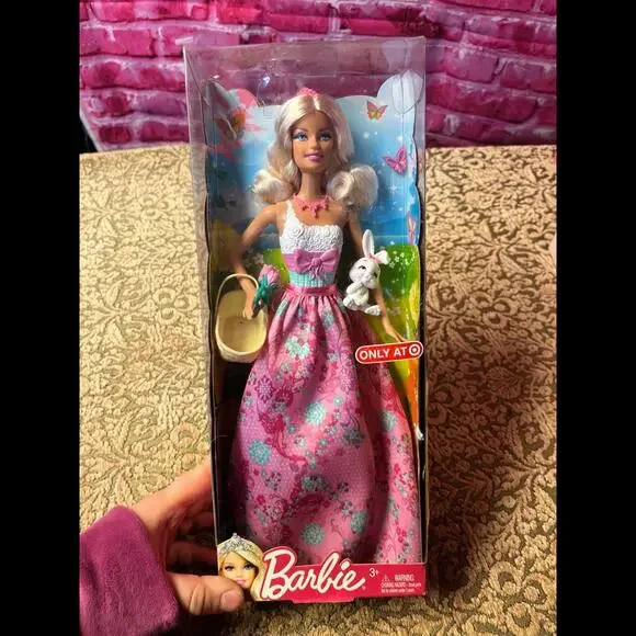 2011 Mattel Barbie Fairytale Magic Doll with‎ Basket & Bunny