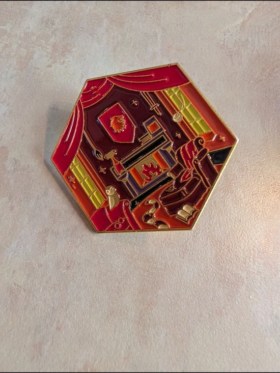 Harry Potter - Gryffindor Enamel Pin ✨❤️