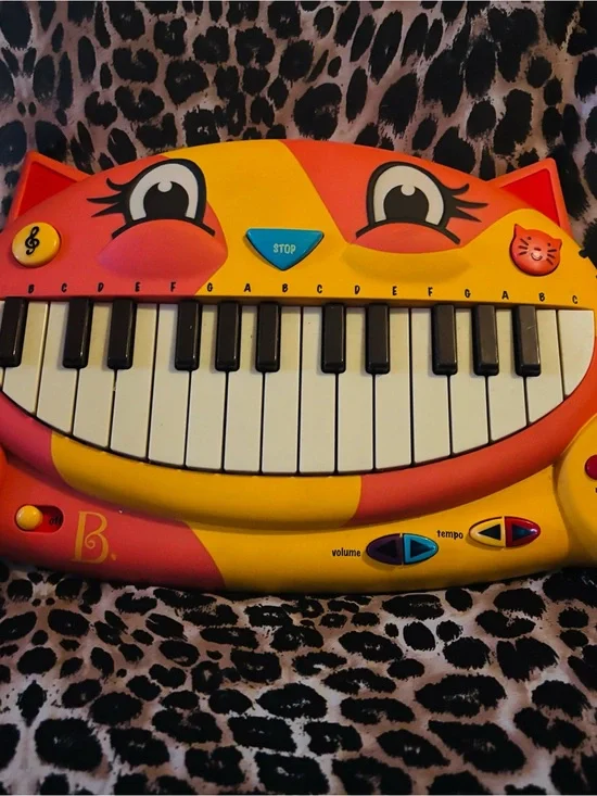 Bright Cat-Themed Kids Keyboard Toy in Yellow & Orange