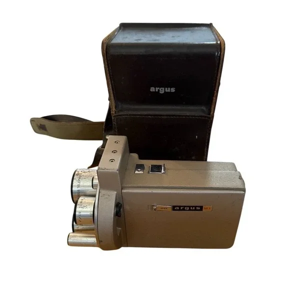 Vintage Argus Standard 8mm Movie Camera‎ w/ Turret Lens & Leather Case