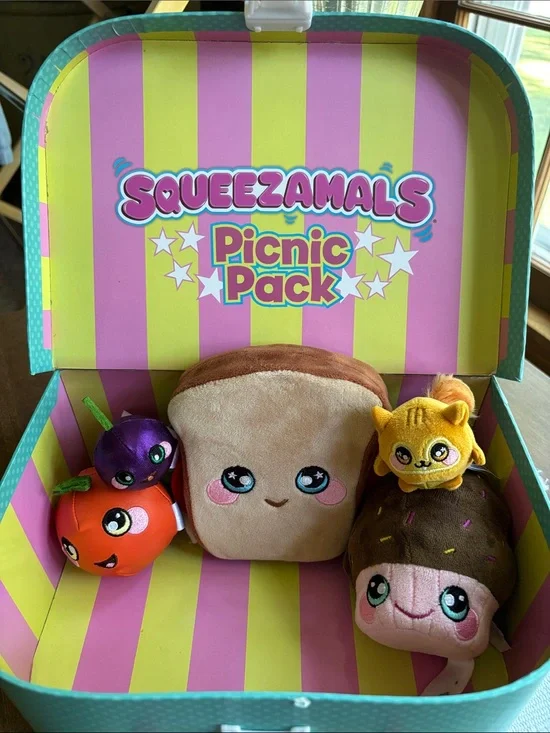 Squeezamals Picnic Pack squishy plush collectibles