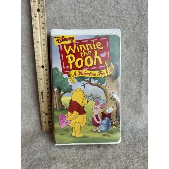 Disney Winnie the Pooh  A Valentine‎ For You VHS 2001 Clamshell