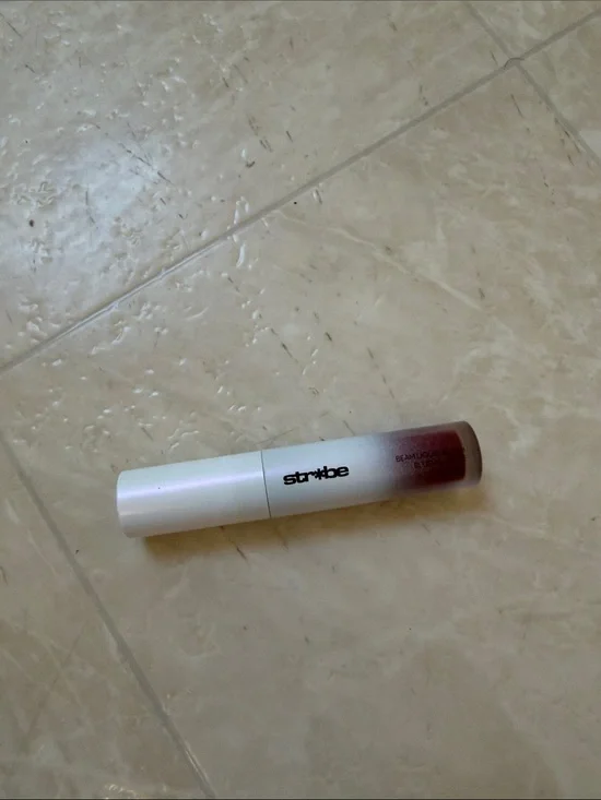 MAC Strobe Beam Liquid Blush plummy bare