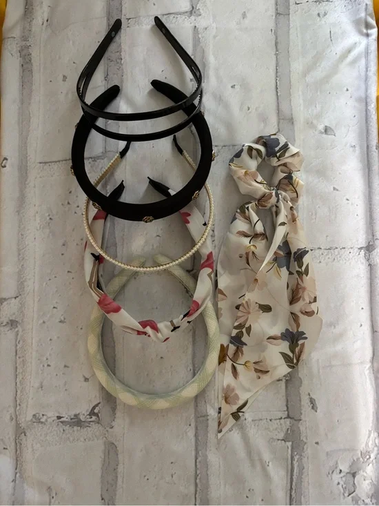 Black and Floral Headband & Scarf Set - Women's Accessories
