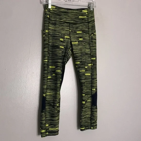 Rare Lululemon SeaWheeze Inspire Tight II Blacked Out Black Sz 4 Yellow small