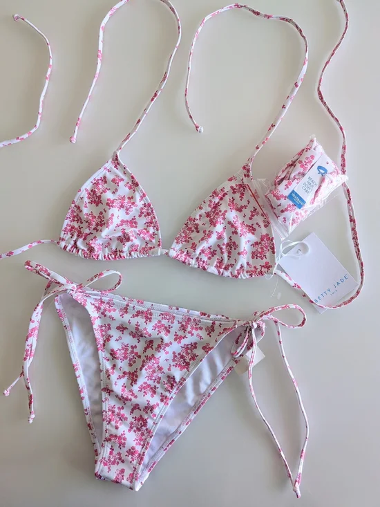 ​NWT 2 Piece Pink Floral Triangle Bikini Set Size Large with Headband Swimwear
