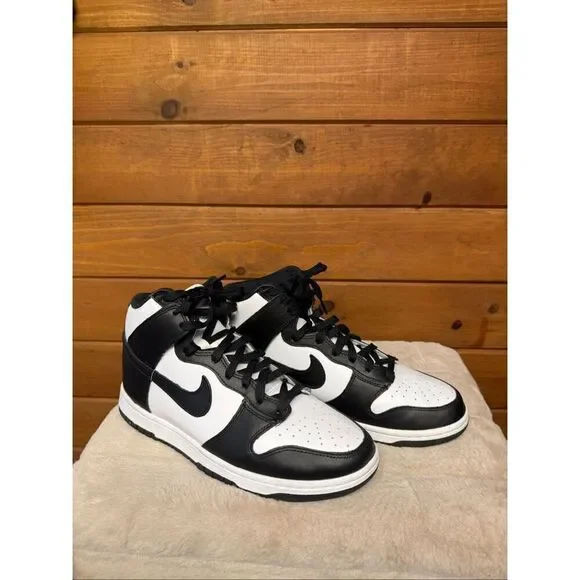Nike Womans  Dunk High Retro sneakers black/ white 