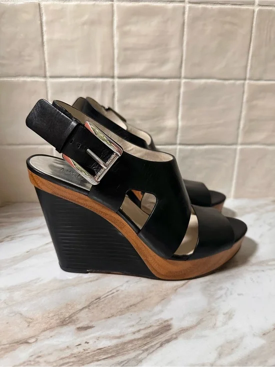 Michael Kors Josephine Womens Sandals Platform Shoes Black Leather. Size 9.5