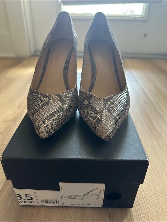 Banana Republic Madison Snake-Print Pointed Pumps in Gray and Black