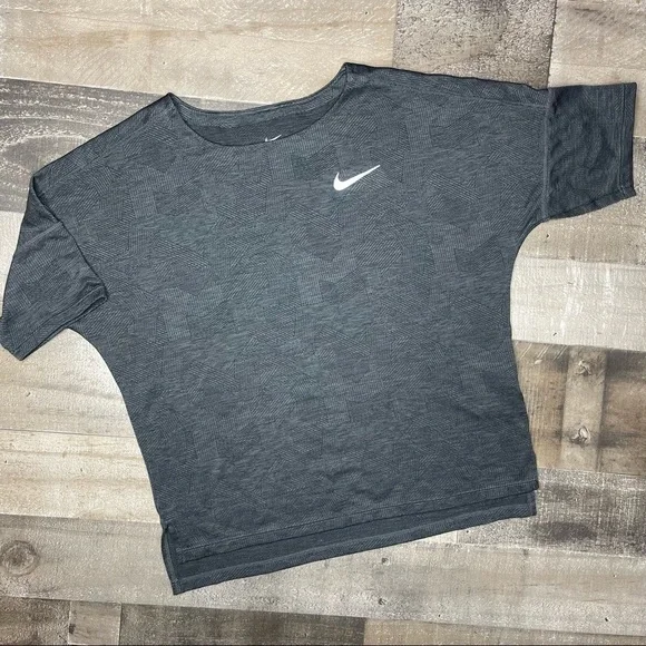 Nike Dri Fit Active Short Sleeve Top size XS