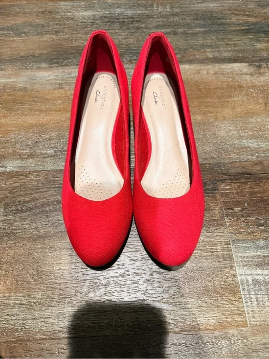 Clarks Red Women's Low Wedge Pumps
