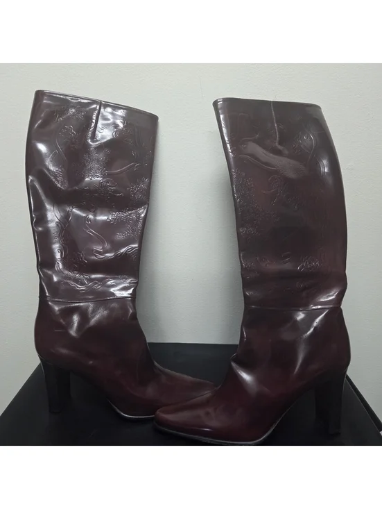 Vintage Via Spiga Dark Burgandy Cherub Embossed Heeled Boots