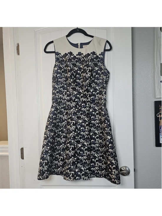 Tory Burch sz 8 cream, blue, black floral dress with liner & pockets