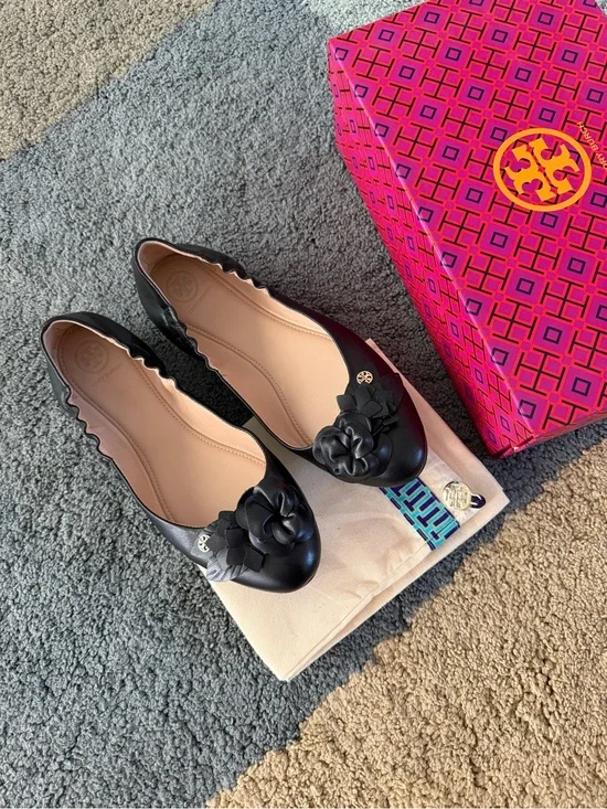 Tory Burch Black Classic Sheep Blossom Ballet Flats