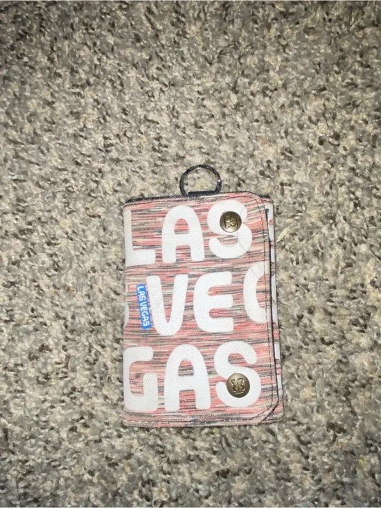 Heathers print las vages city theme keychain trifold wallet
